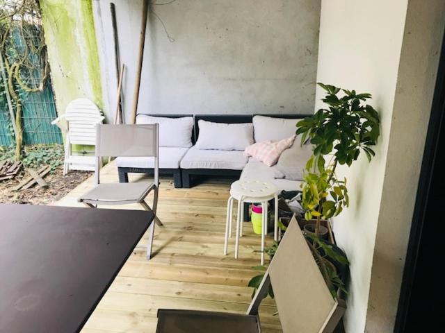 Chambre Darwin Sdb Wc Et Terrasse Prives Bordeaux Exterior foto